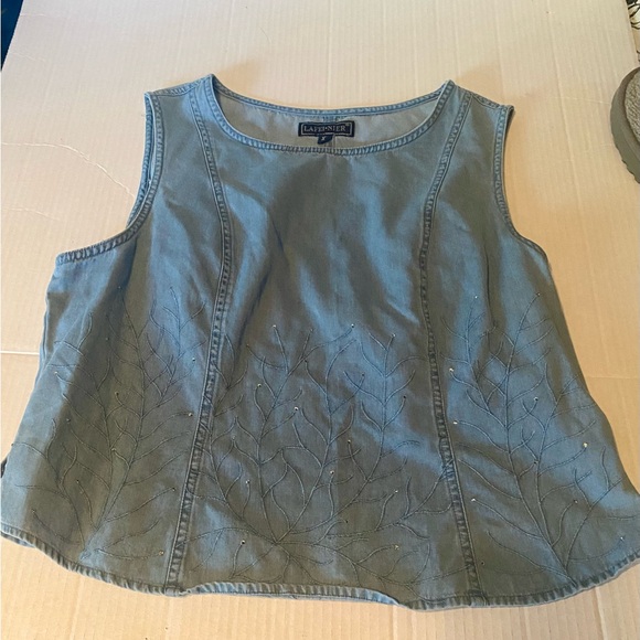 LaFei Nier light wash denim embroidered Vintage top size XL w/subtle rhinestones - Picture 2 of 12